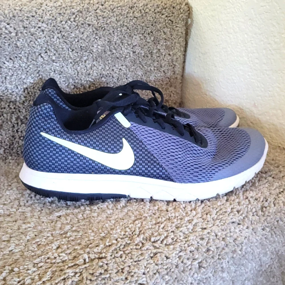 Nike Flex Experience RN6 Women’s Shoes Size 9